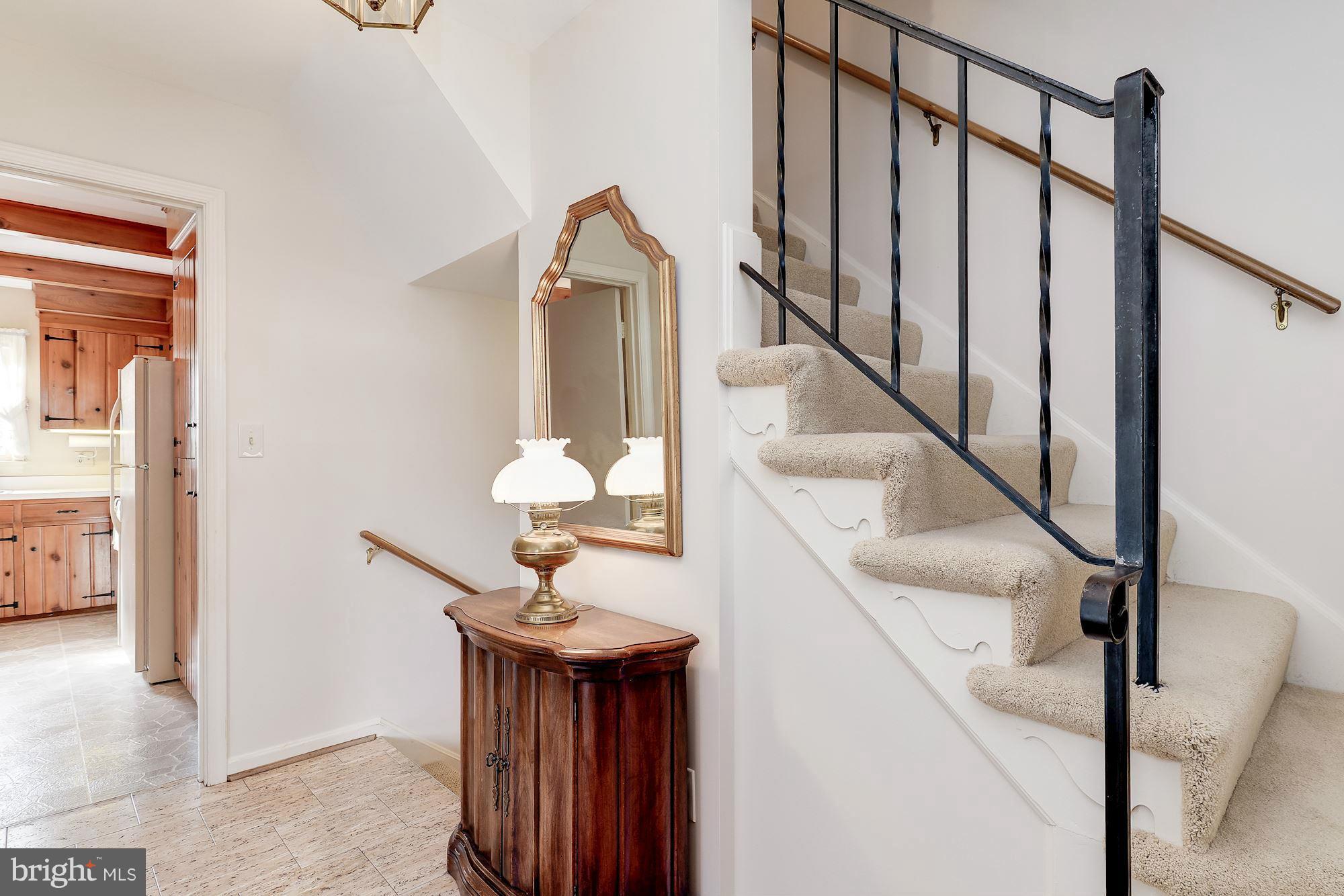 12014 Smoketree Road Potomac, MD 20854 - Photo 3 of 29 Interior (General)