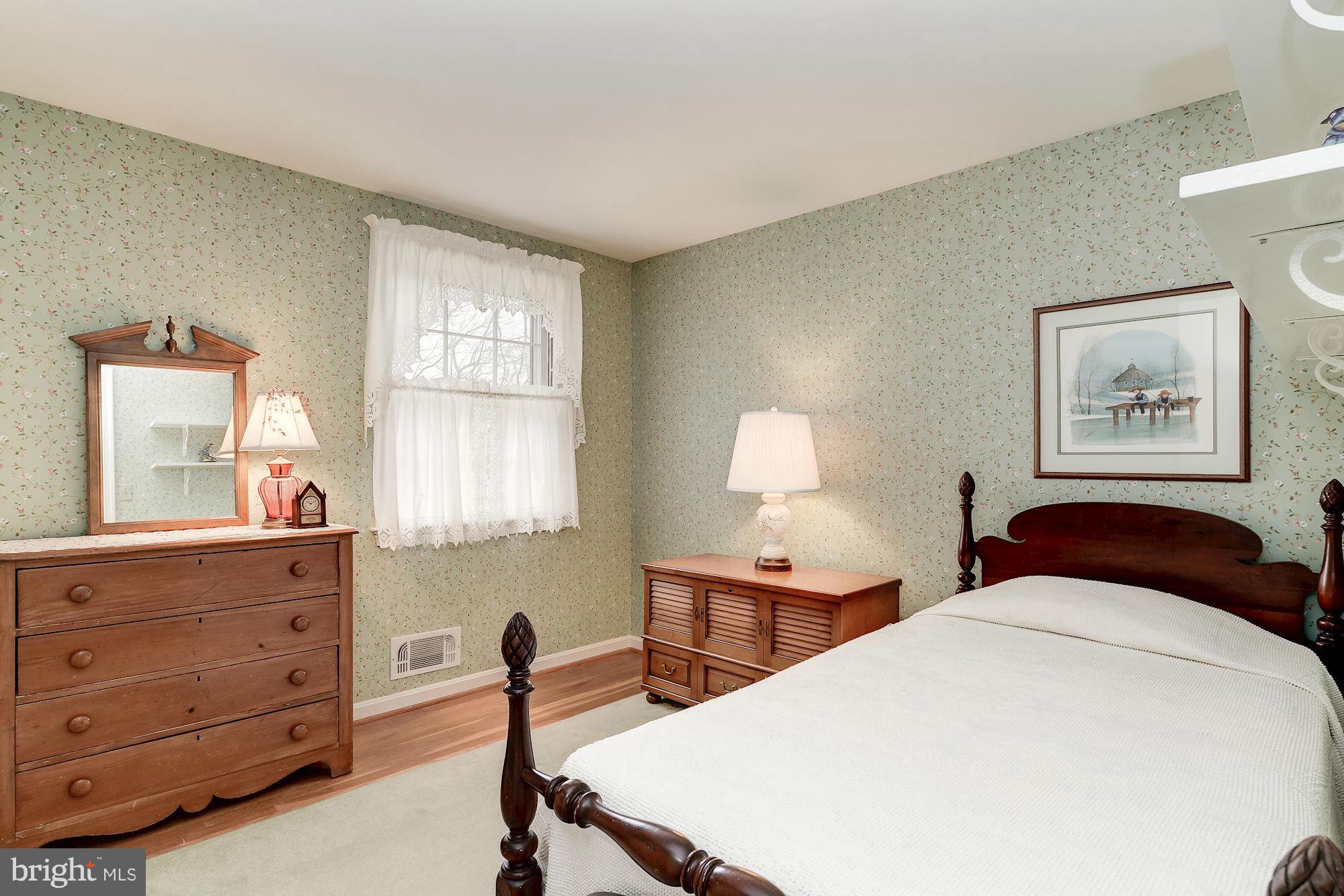 12014 Smoketree Road Potomac, MD 20854 - Photo 21 of 29 Bedroom