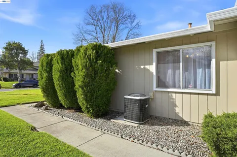 $315,000 | 1040 Mohr Lane, Unit A, Concord, CA 94518