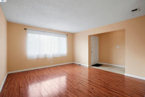 $315,000 | 1040 Mohr Lane, Unit A, Concord, CA 94518