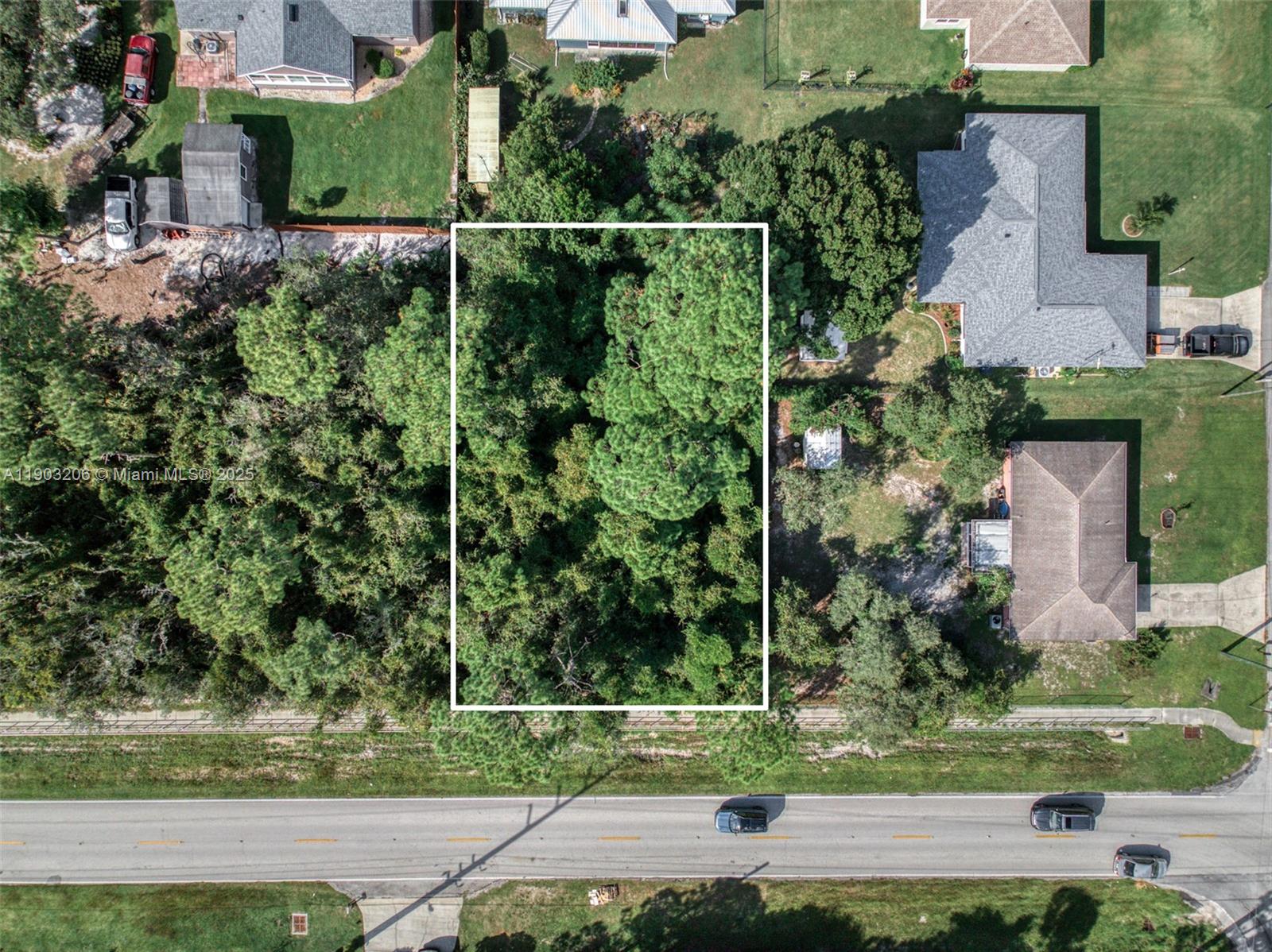 3208 Thunderbird Road Sebring, FL 33872 - Photo 2 of 5 an aerial view of a house
