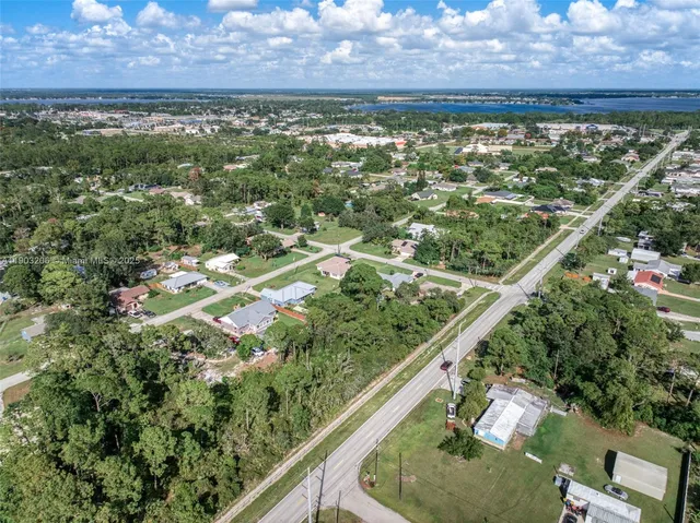 $27,000 | 3208 Thunderbird Road, Sebring, FL 33872