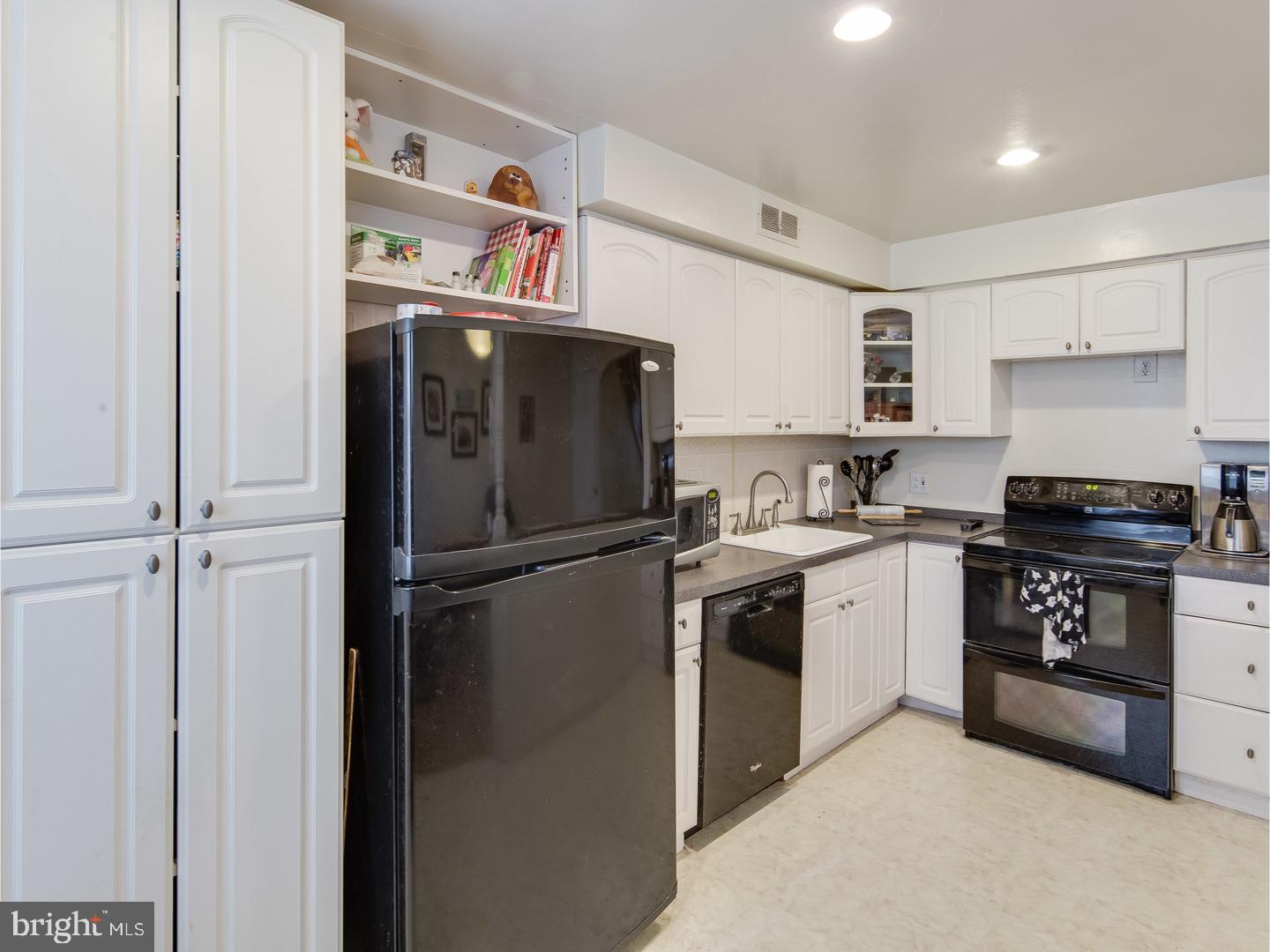9084 Wesleyan Road Philadelphia, PA 19136 - Photo 4 of 17 Gallery Image 4