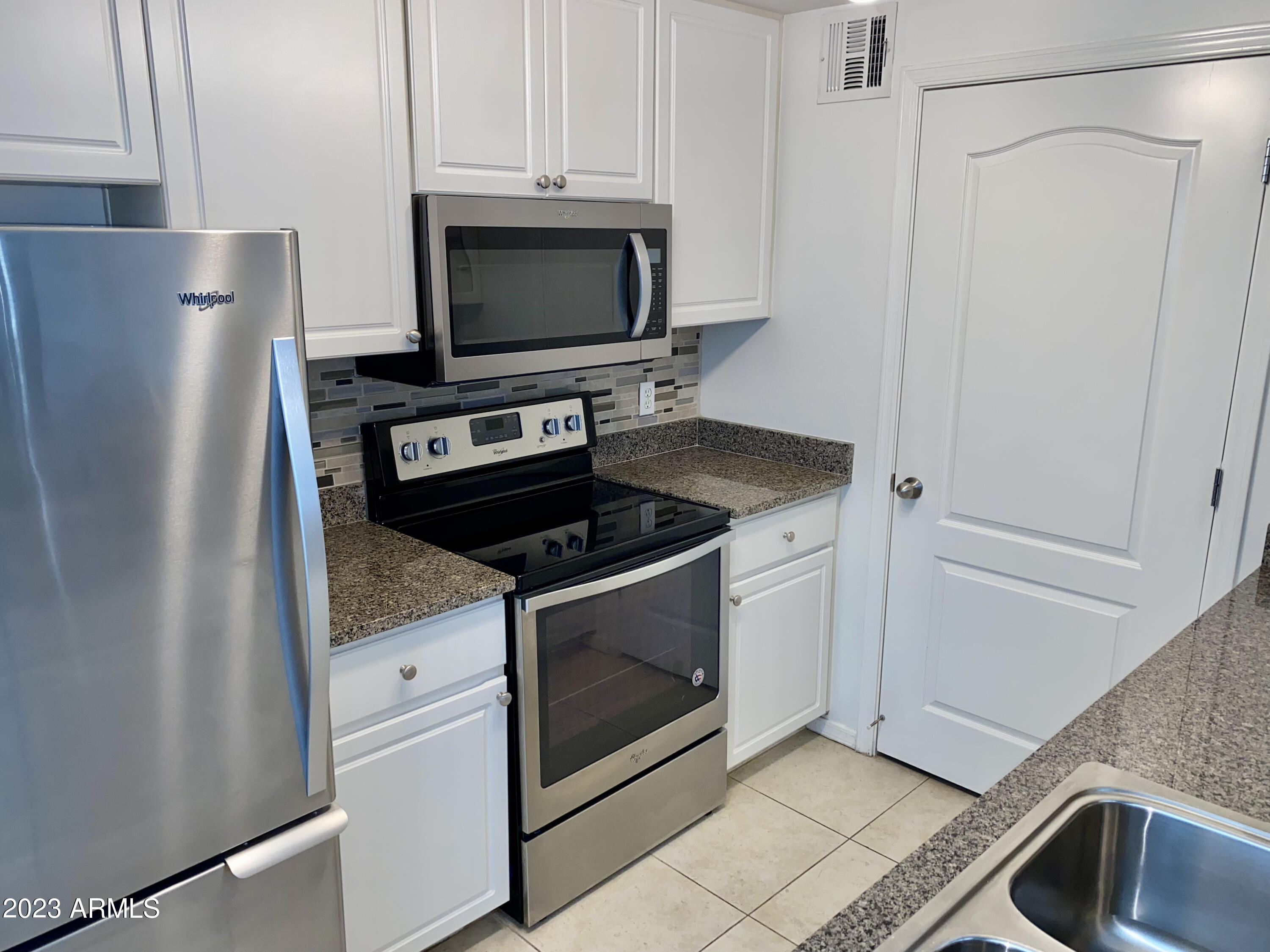 1701 East Colter Street, Unit 415 Phoenix, AZ 85016 - Photo 5 of 33 IMG_2415