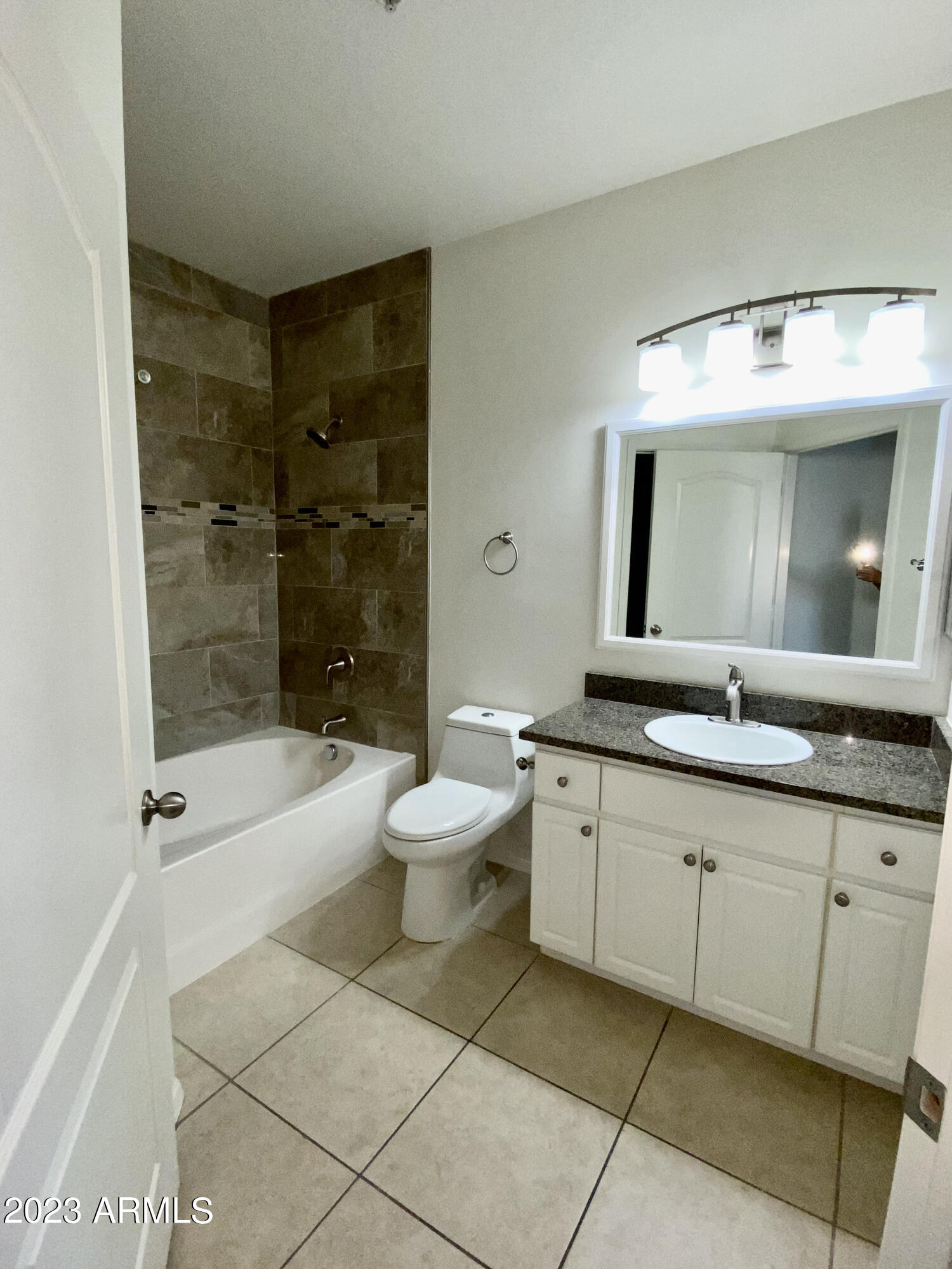 1701 East Colter Street, Unit 415 Phoenix, AZ 85016 - Photo 10 of 33 IMG_2411