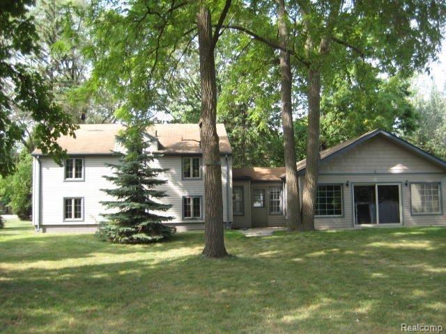 9155 Bellevue Road Grosse Ile, MI 48138 - Photo 2 of 16 back.JPG
