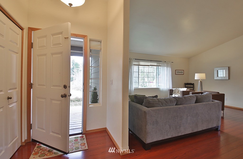 4903 Reindeer Road Freeland, WA 98249 - Photo 3 of 25 Gallery Image 3