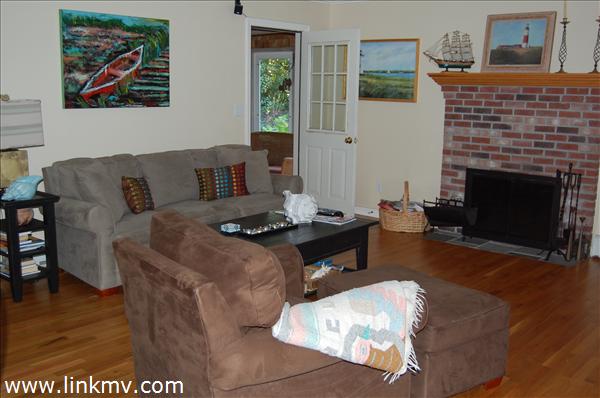 21 Meadow View Road Oak Bluffs, MA 02557 - Photo 30 of 41 Family Room