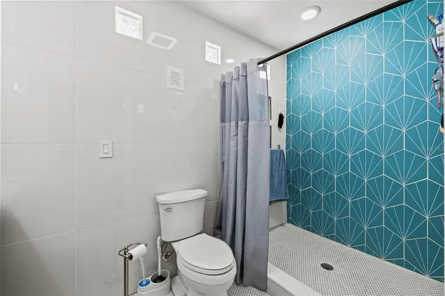 $3,175 | 6327 South Renellie Court, Tampa, FL 33616