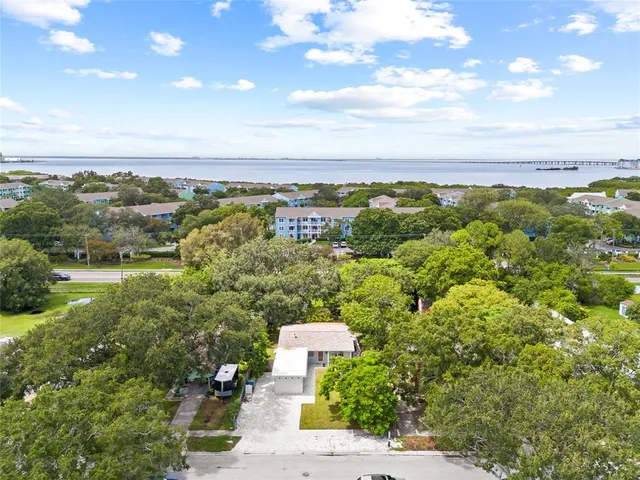 $3,175 | 6327 South Renellie Court, Tampa, FL 33616