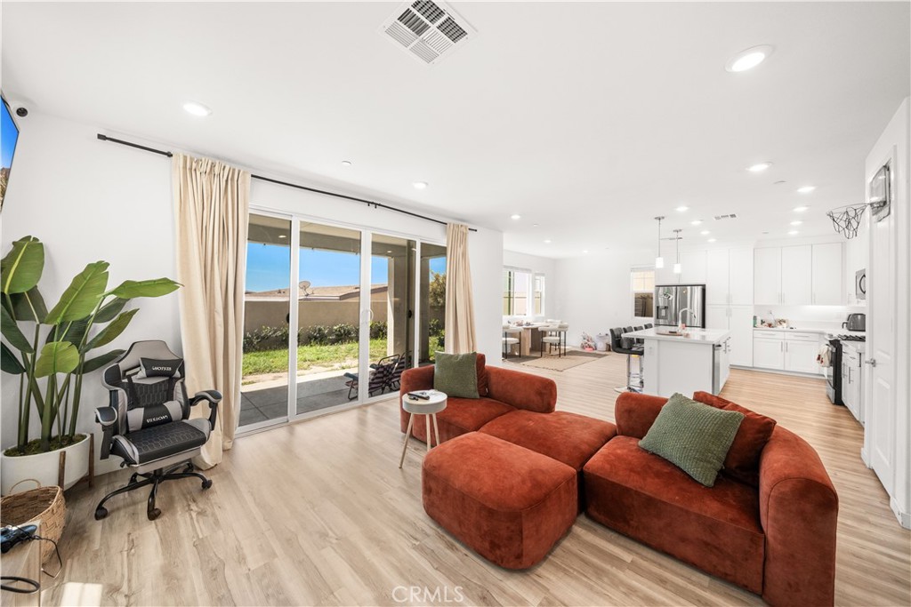 2860 Sapphire Road La Verne, CA 91750 - Photo 6 of 37