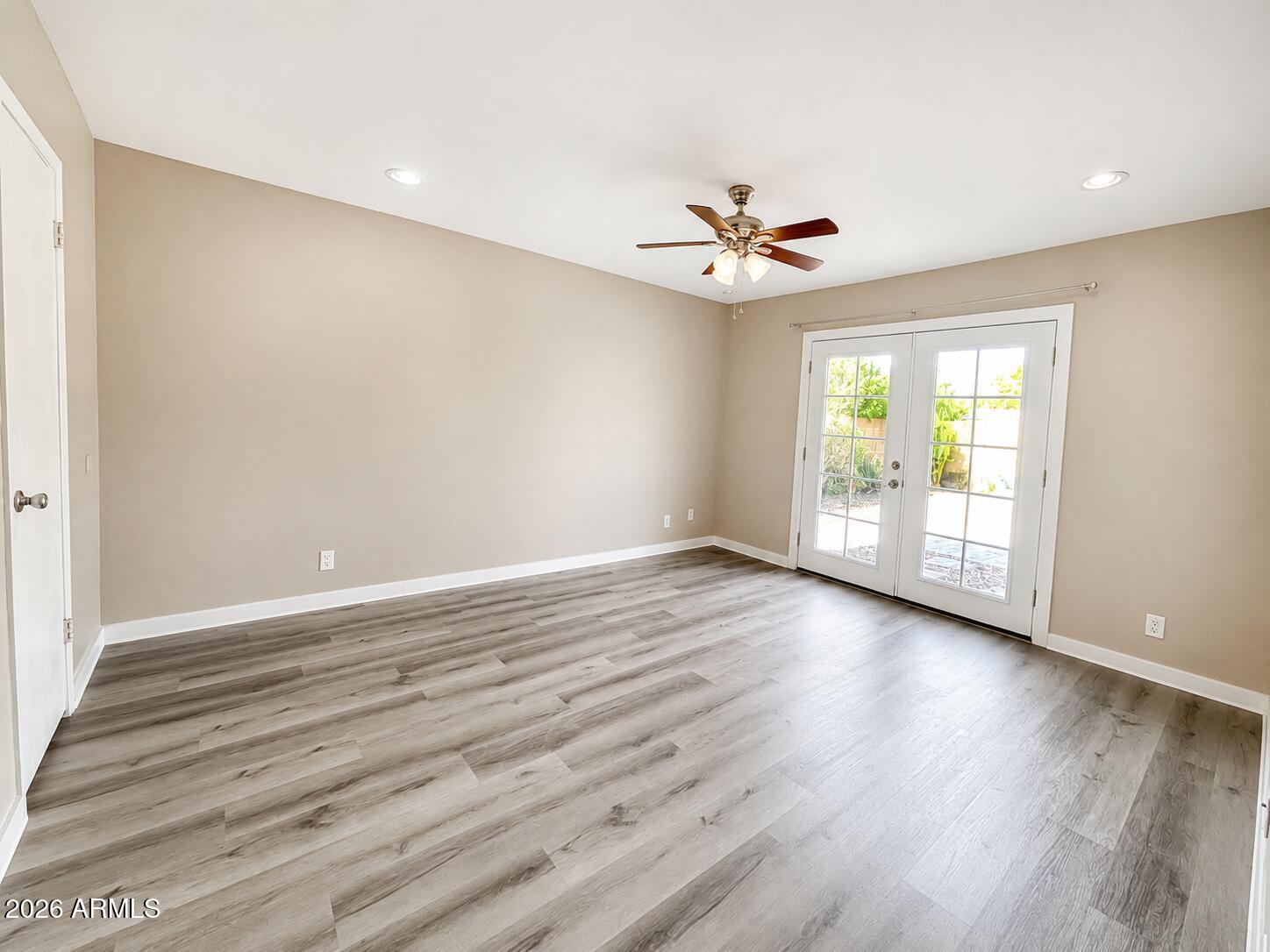2433 South Evergreen Road Tempe, AZ 85282 - Photo 7 of 14 E13