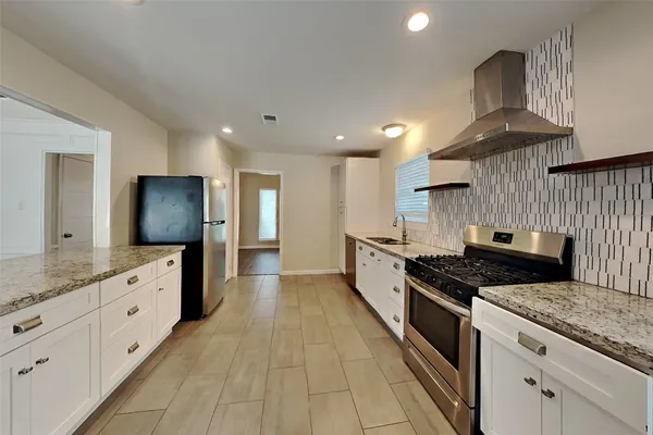 $2,145 | 2026 Willow Point Drive, Houston, TX 77339