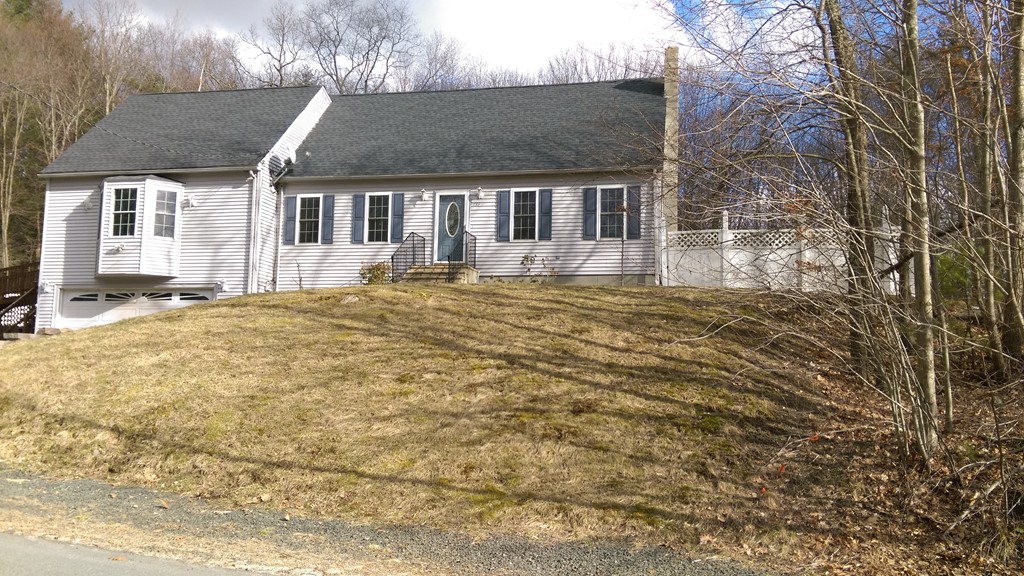 133 Fairview Park Road Sturbridge, MA 01566 - Photo 2 of 19 Gallery Image 2