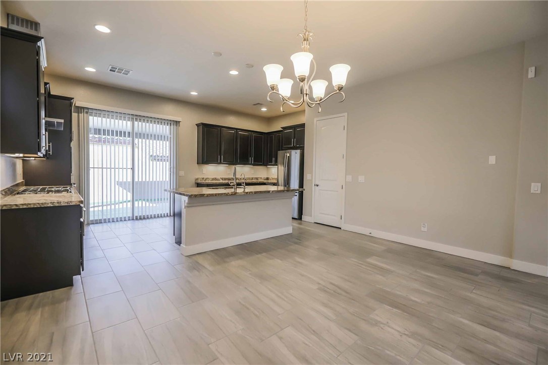 86 Einstein Ridge Way Las Vegas, NV 89183 - Photo 12 of 34 Gallery Image 12