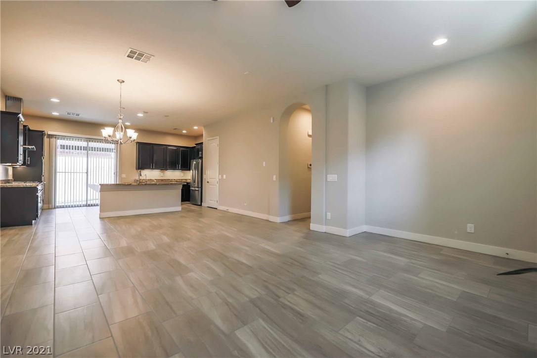 86 Einstein Ridge Way Las Vegas, NV 89183 - Photo 13 of 34 Gallery Image 13