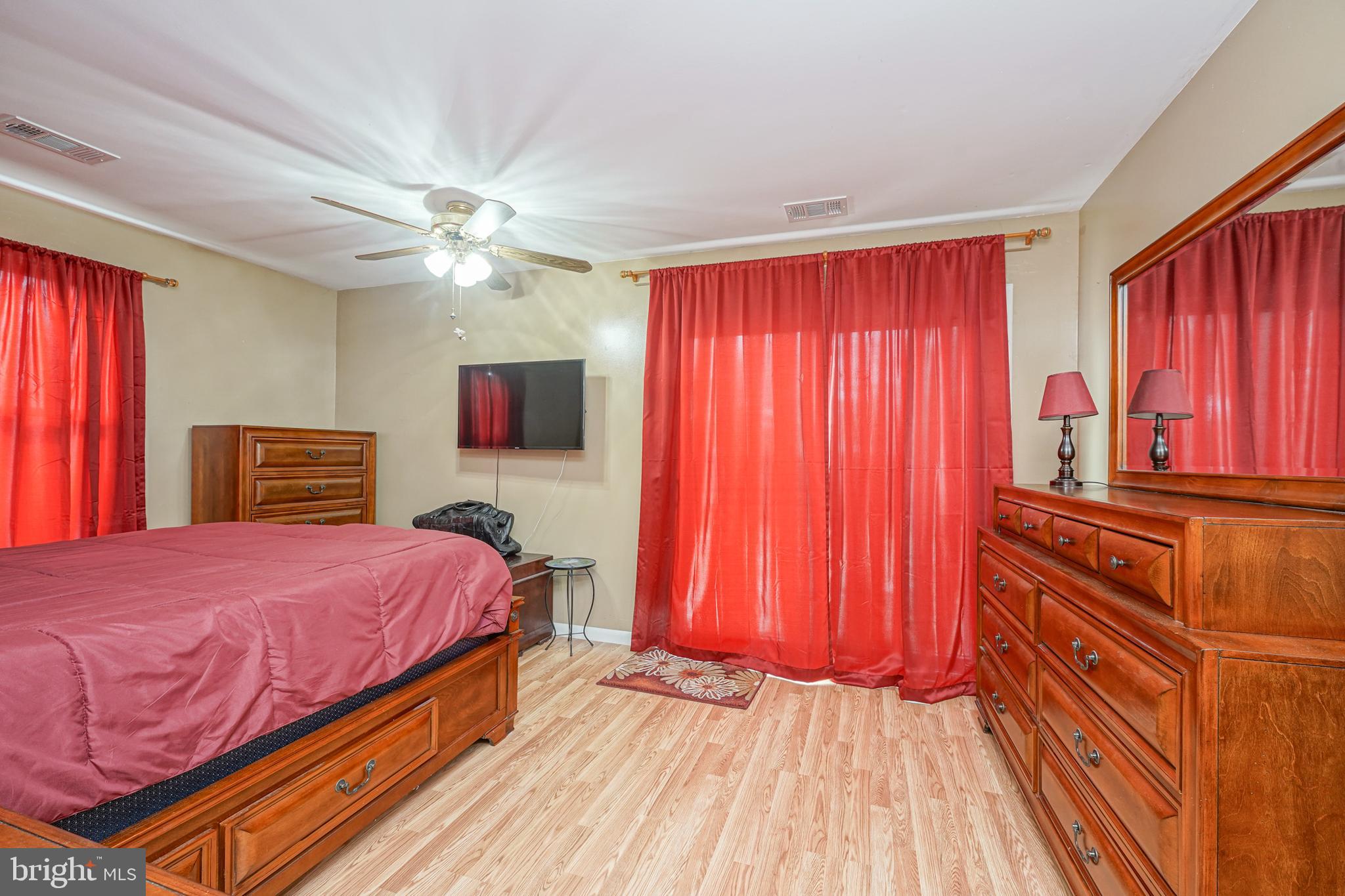 45 Colgate Court Atco, NJ 08004 - Photo 16 of 23 Primary Bedroom w/Slider to rear yard!
