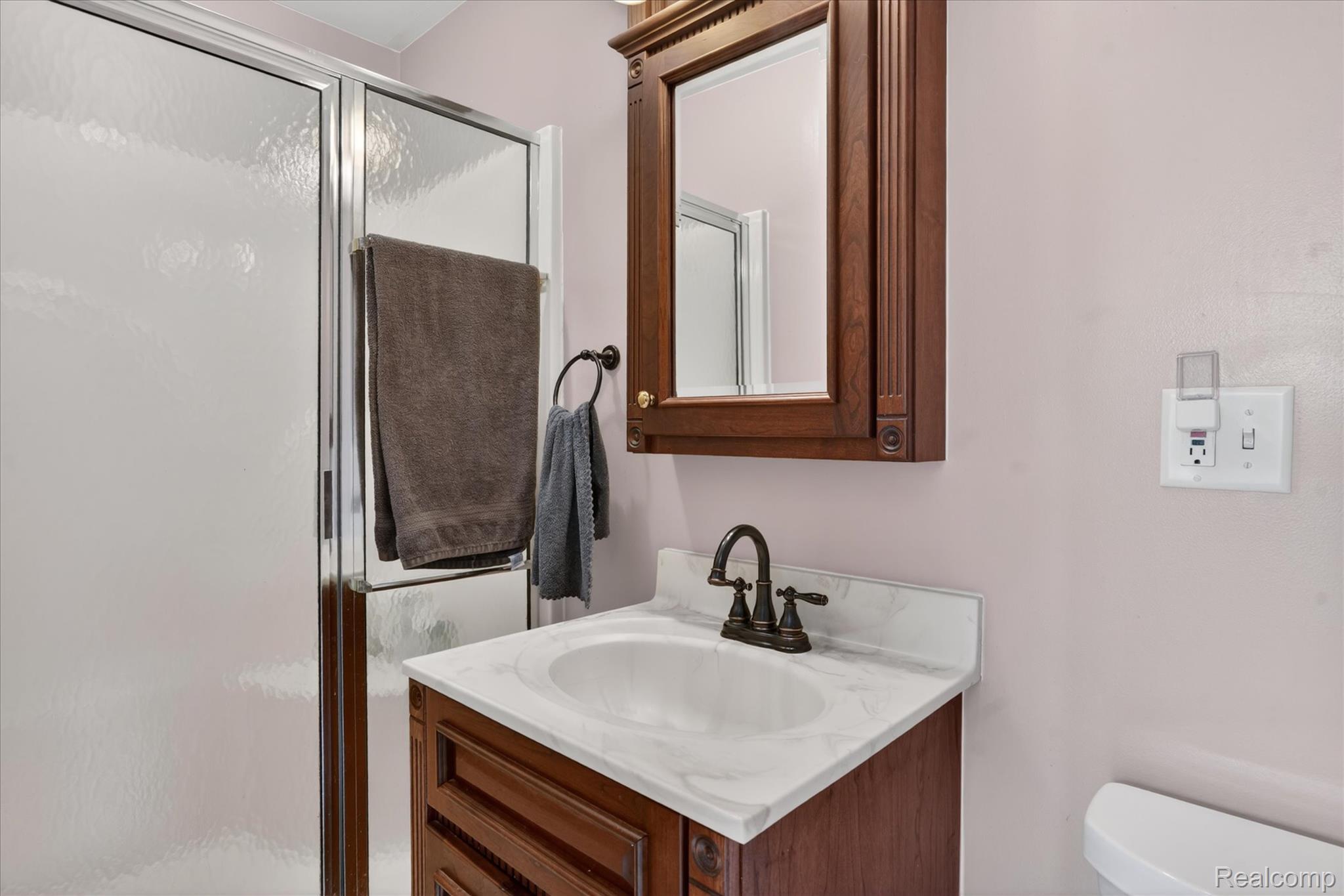 175 Templar Avenue Pinckney, MI 48169 - Photo 27 of 80 23-Primary Bathroom.jpg