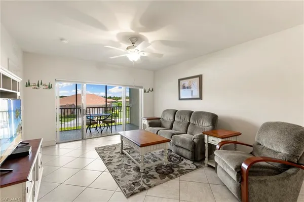 $259,700 | 7839 Regal Heron Circle, Unit 205, Naples, FL 34104