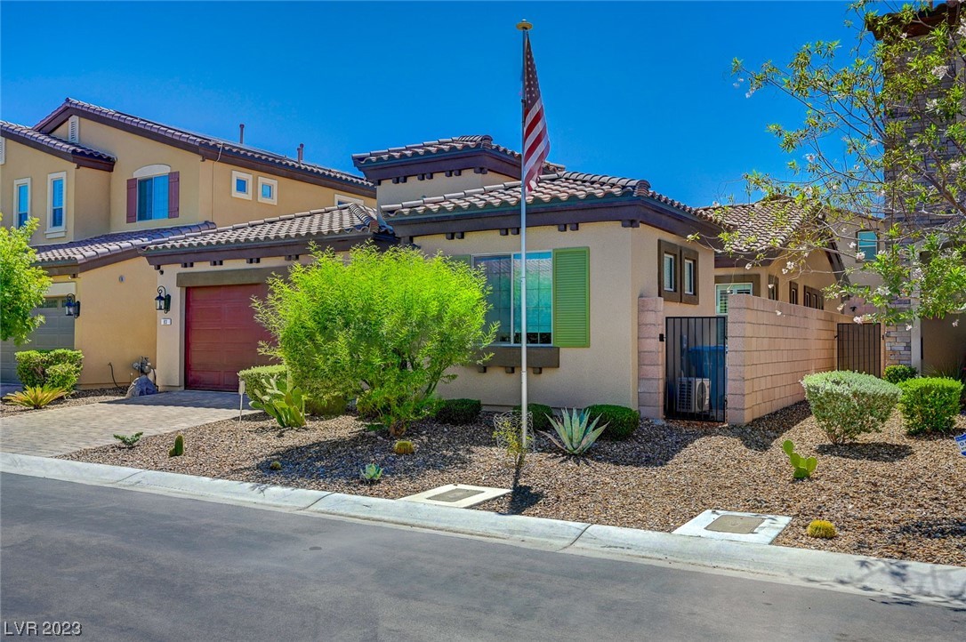 83 Hawking Ridge Way Las Vegas, NV 89183 - Photo 3 of 43 Gallery Image 3