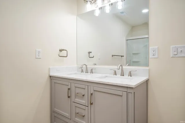 $234,900 | 1012 North Monroe Street, Hartford City, IN 47348