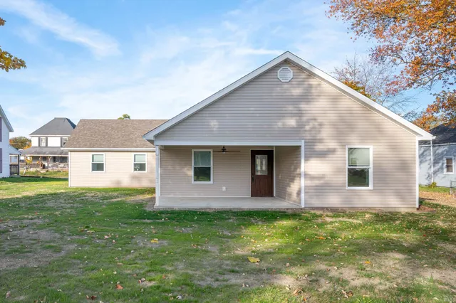 $234,900 | 1012 North Monroe Street, Hartford City, IN 47348