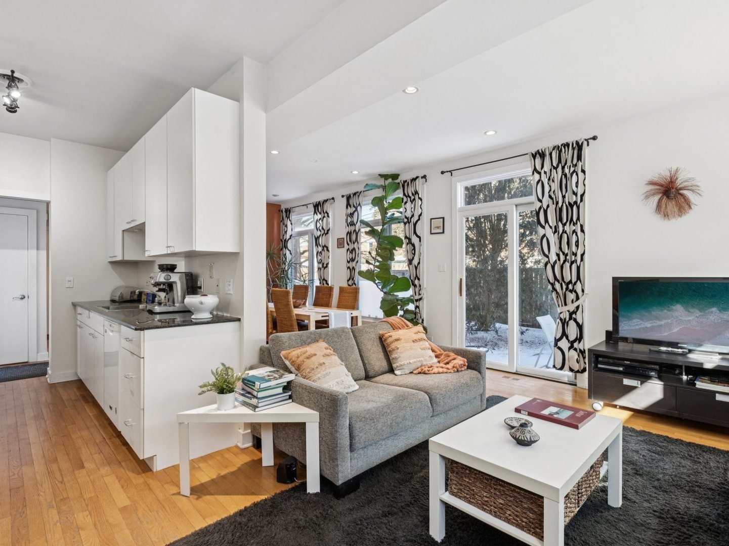 1515 Monroe Street, Unit A Evanston, IL 60202 - Photo 8 of 38