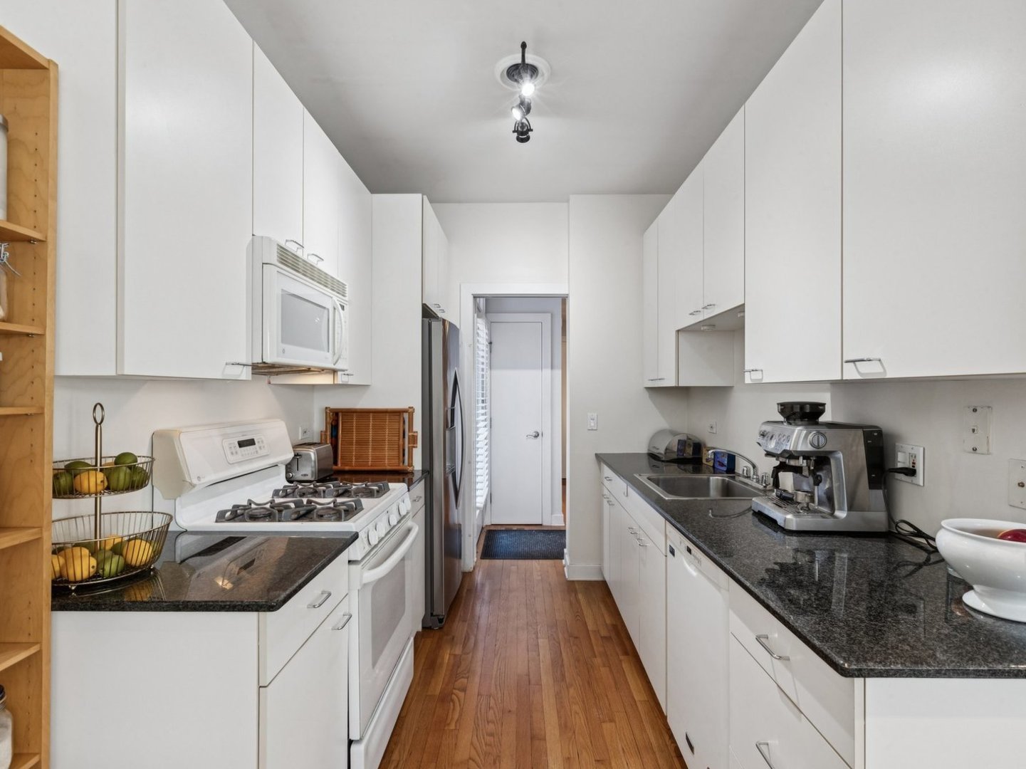 1515 Monroe Street, Unit A Evanston, IL 60202 - Photo 9 of 38