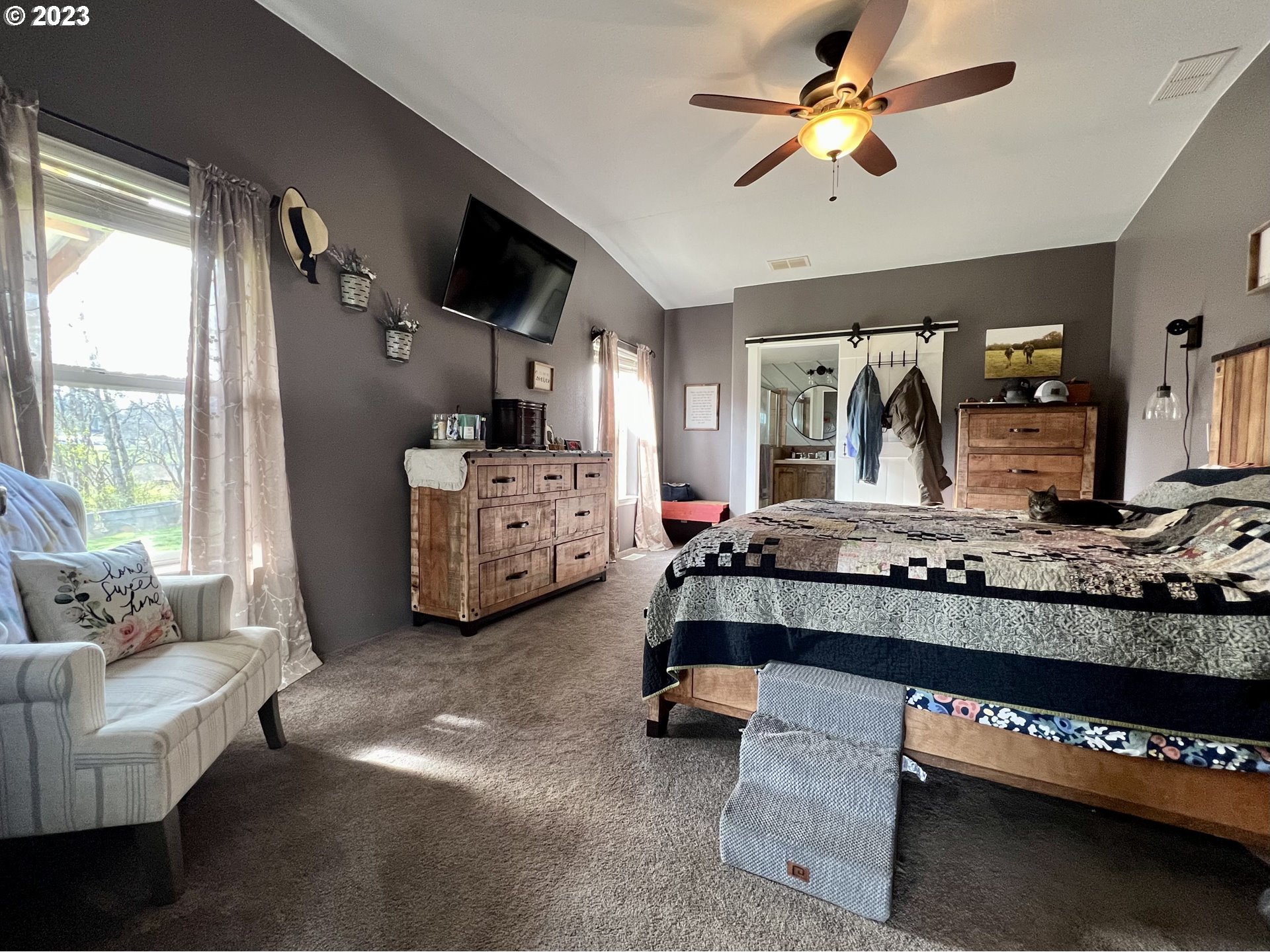 39489 Kingston Jordan Road Scio, OR 97374 - Photo 12 of 47 a living room with furniture and kitchen view