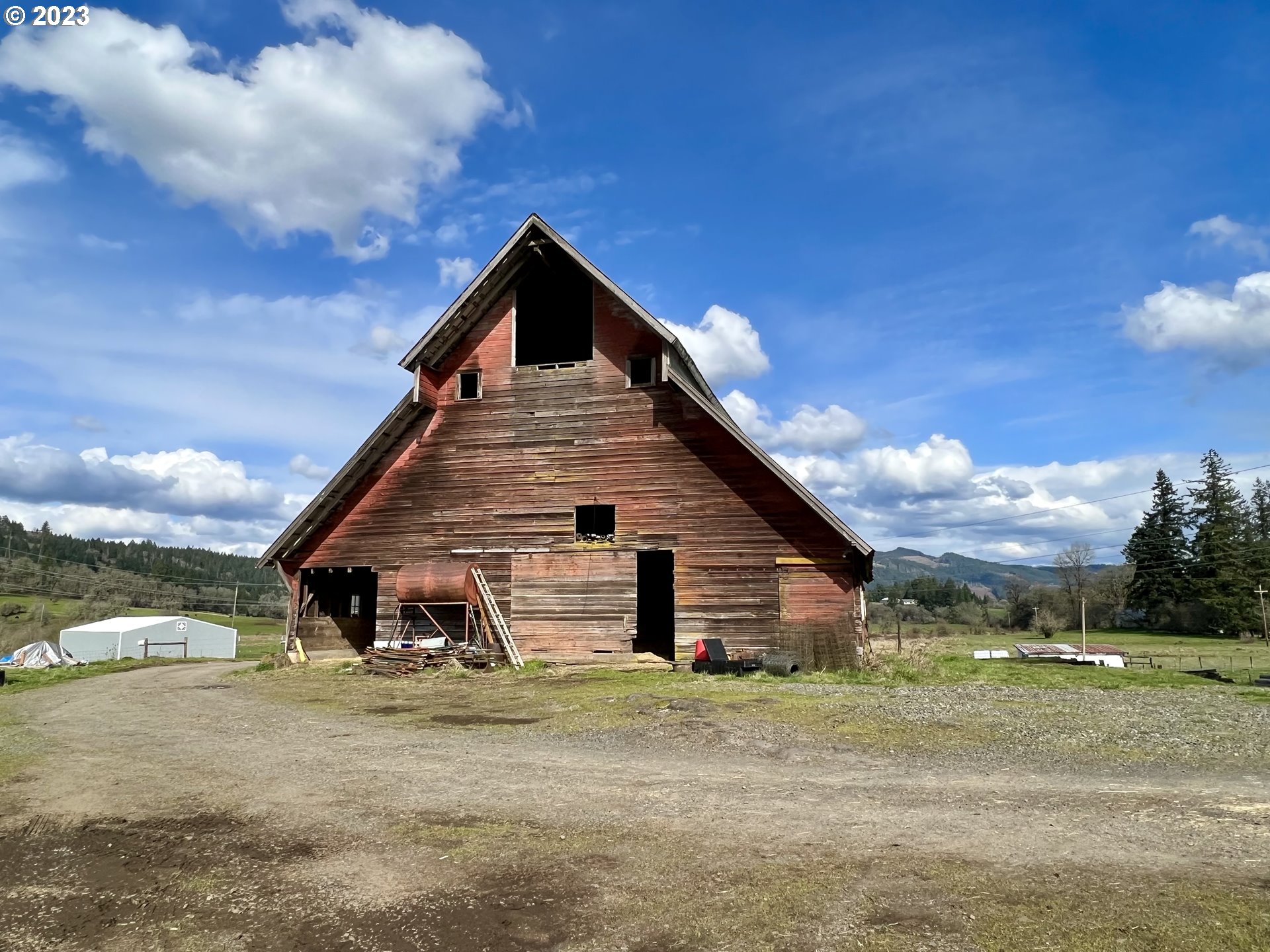 39489 Kingston Jordan Road Scio, OR 97374 - Photo 38 of 47 a view of a house with a yard
