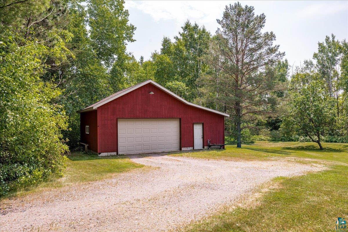 3310 Strand Road Duluth, MN 55803 - Photo 4 of 38