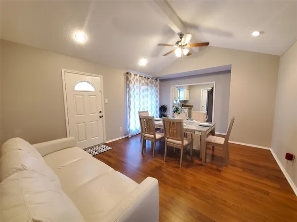 $2,300 | 8815 Bellaire Boulevard, Houston, TX 77036