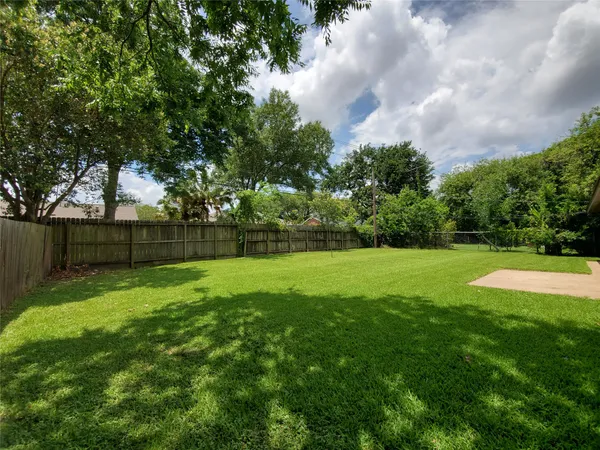 $2,300 | 8815 Bellaire Boulevard, Houston, TX 77036