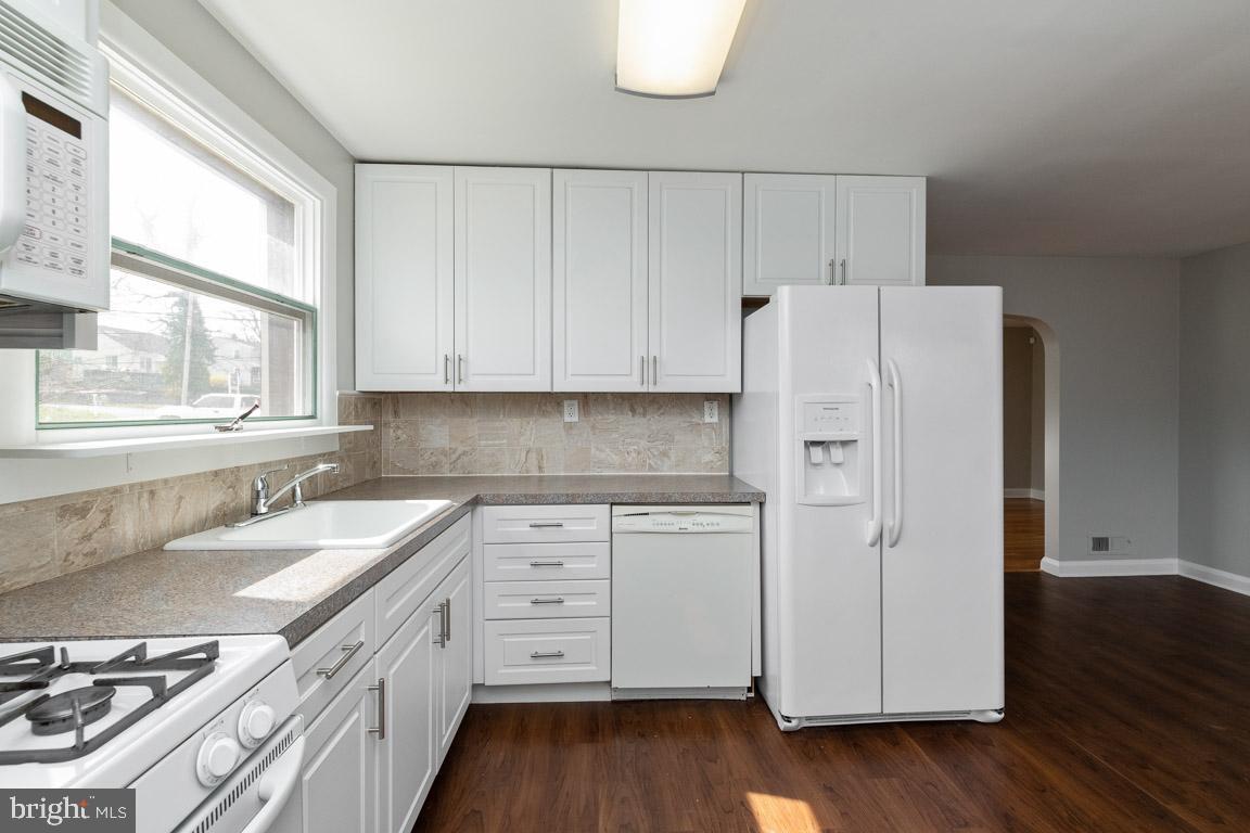 5921 Shady Spring Avenue Rosedale, MD 21237 - Photo 7 of 33 Kitchen