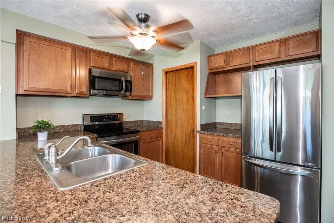 10985 Snow Road Parma Heights, OH 44130 - Photo 6 of 33
