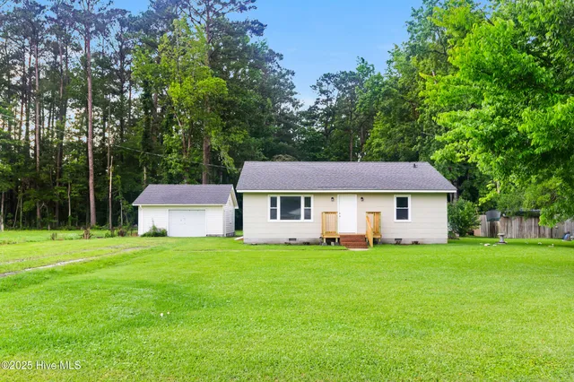 $1,800 | 300 Battleground Avenue, New Bern, NC 28560