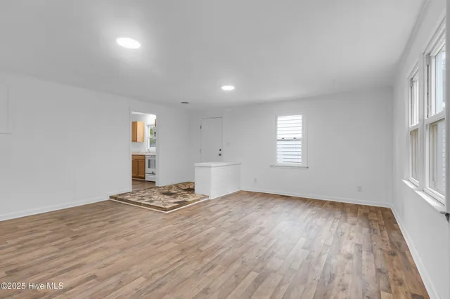 $1,800 | 300 Battleground Avenue, New Bern, NC 28560