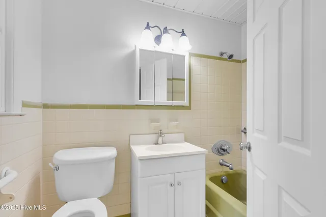 $1,800 | 300 Battleground Avenue, New Bern, NC 28560