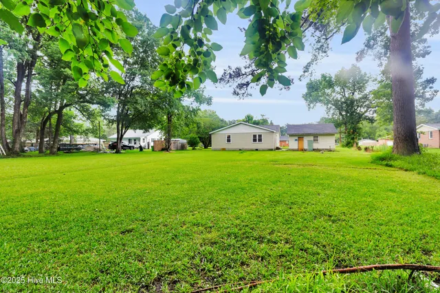 $1,800 | 300 Battleground Avenue, New Bern, NC 28560