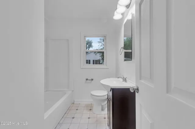 $1,800 | 300 Battleground Avenue, New Bern, NC 28560