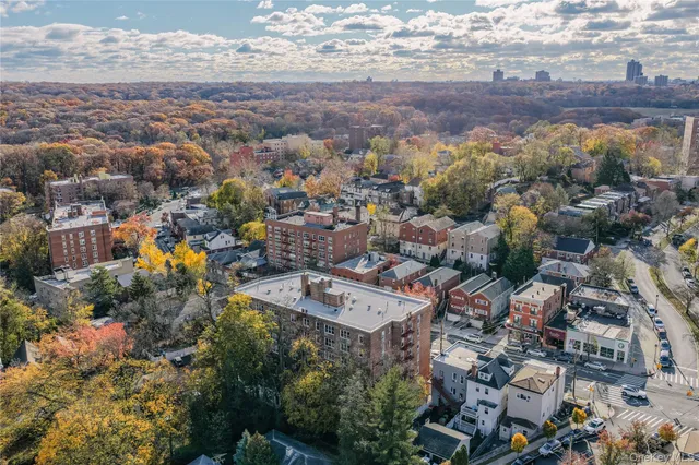 $170,000 | 5715 Mosholu Avenue, Unit 2E | North Riverdale