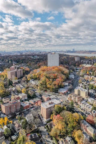 $170,000 | 5715 Mosholu Avenue, Unit 2E | North Riverdale