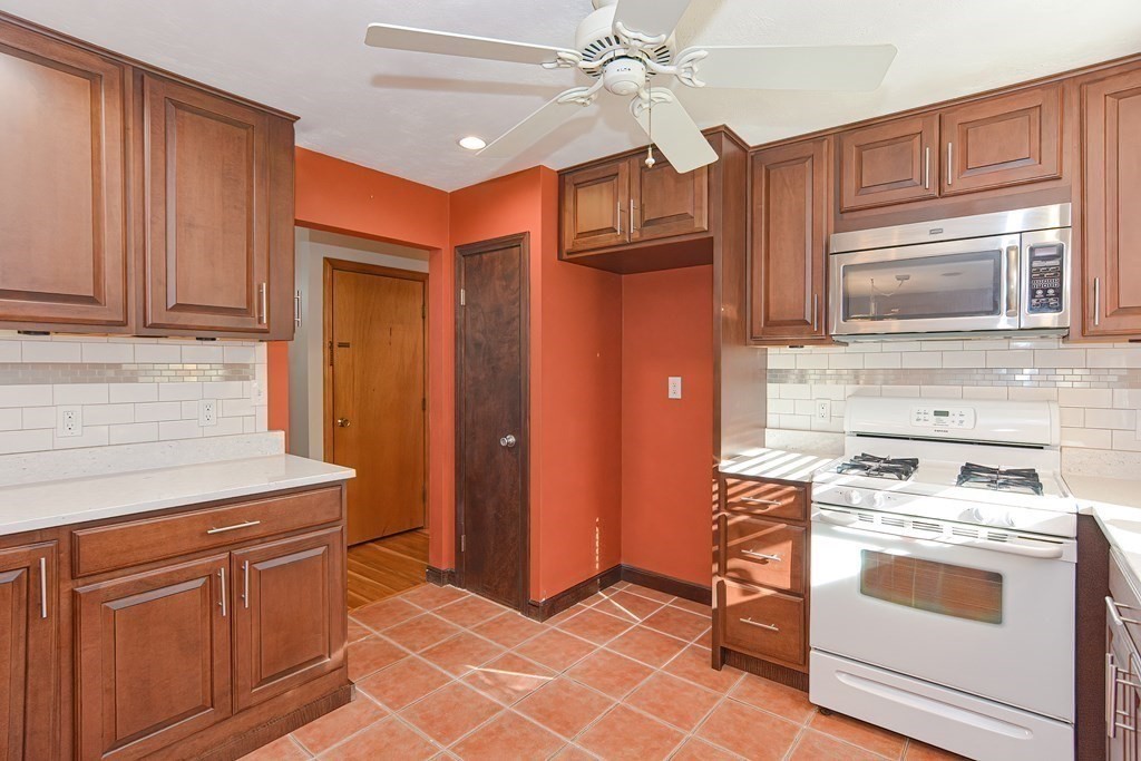 115 Chapman Road Stoughton, MA 02072 - Photo 17 of 40 Gallery Image 17