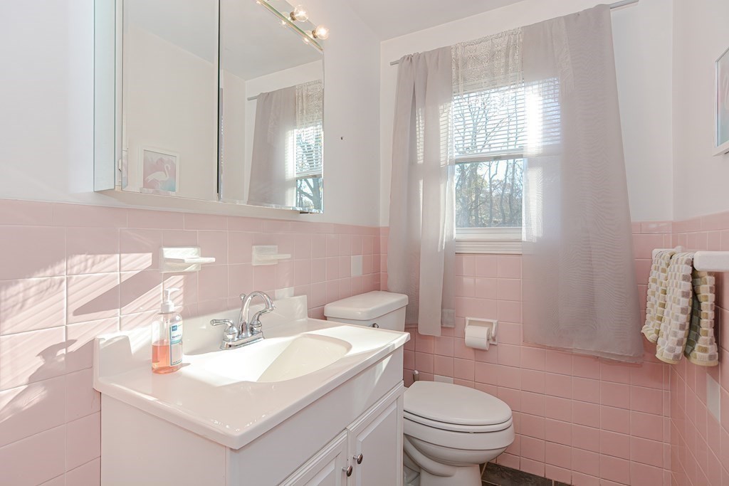 115 Chapman Road Stoughton, MA 02072 - Photo 28 of 40 Gallery Image 28