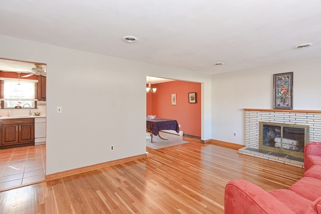 115 Chapman Road Stoughton, MA 02072 - Photo 5 of 40 Gallery Image 5