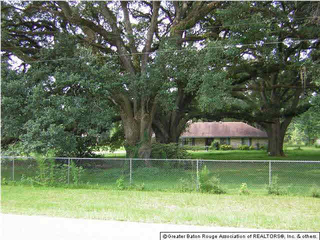 18424 Stoney Point Burch Road Greenwell Springs, LA 70739 - Photo 4 of 5 Gallery Image 4