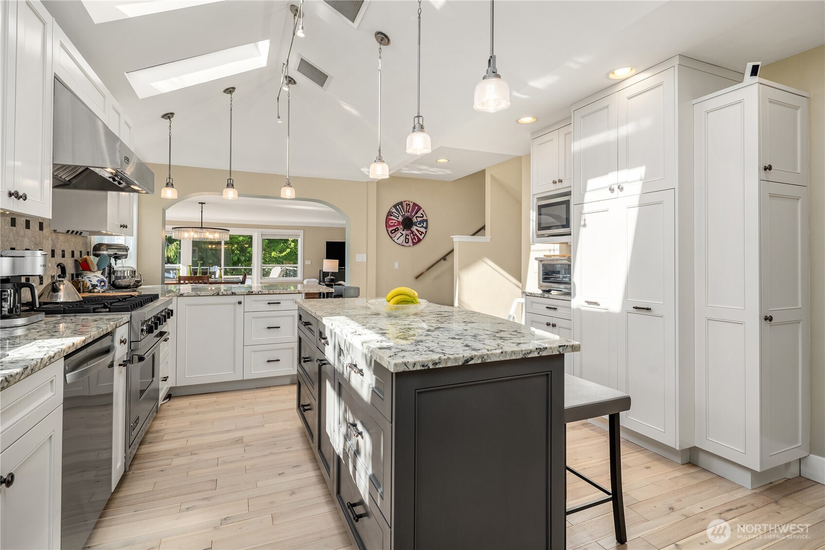 4014 Southwest 98th Street Seattle, WA 98136 - Photo 5 of 36