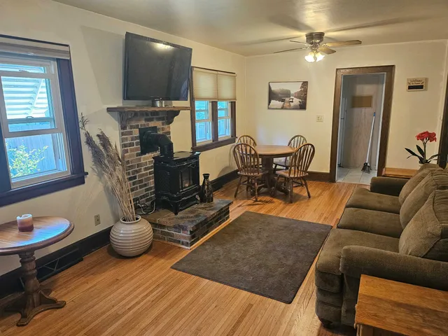 $169,900 | 810 Camlin Avenue, Rockford, IL 61103