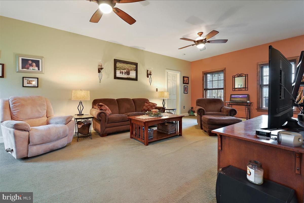 605 Blue Lake Road Denver, PA 17517 - Photo 11 of 44 V3