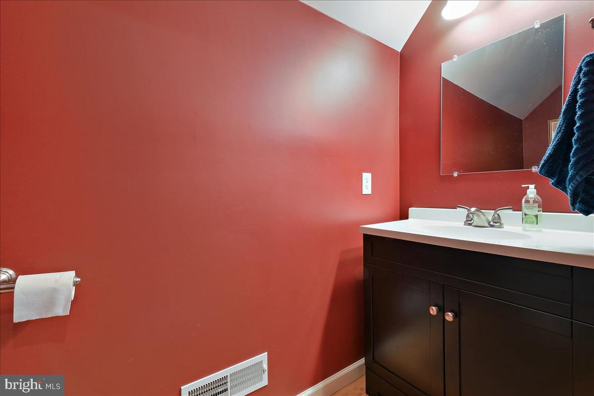 605 Blue Lake Road Denver, PA 17517 - Photo 20 of 44 V2